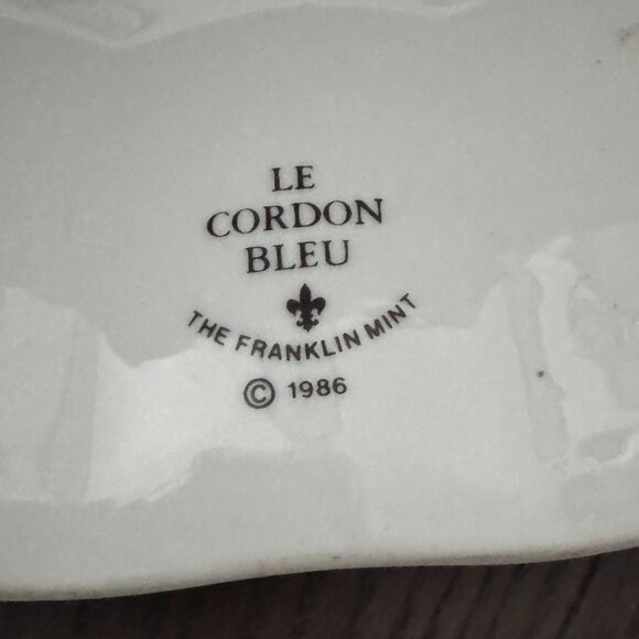 Vintage 1986 Easter Ceramic Wall Decor Mould Le Cordon Bleu Bunny Rabbit - Picture 7 of 8